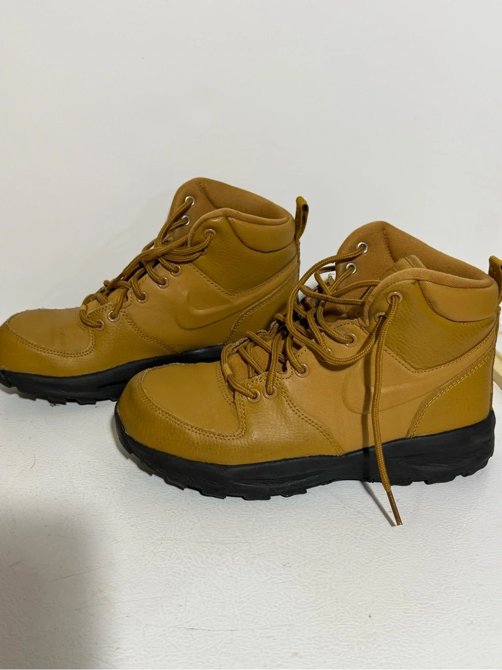 Nike Manoa Kids Wheat Brown leather High-Top Boots